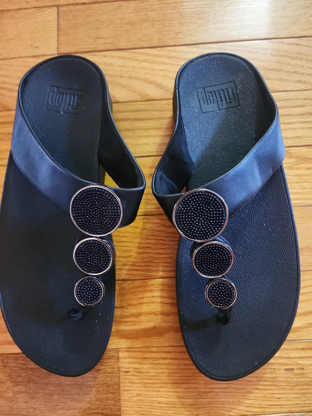 Fitflop Halo Black Beaded Circle Stud Toe-Post Wedge Sandals